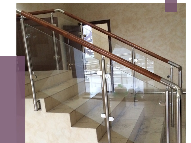 Комбинированные перила из металла и дерева в Димитровграде